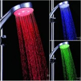 Cap de dus cu lumina led multicolora