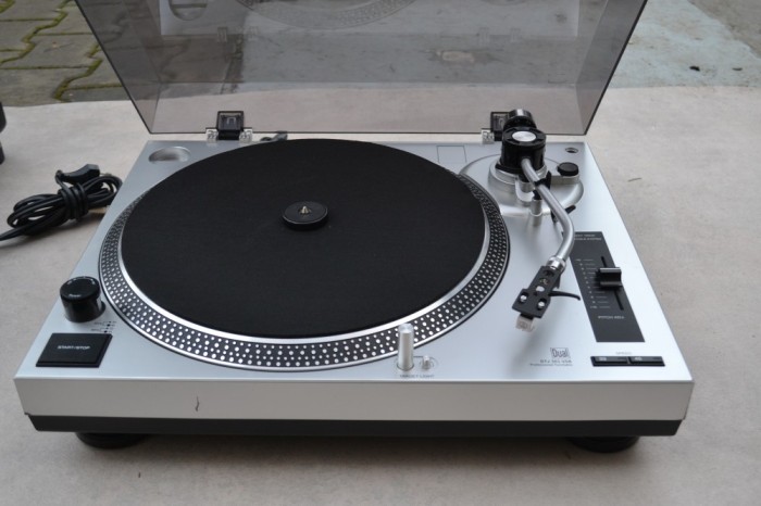 Pick up Dual DTJ 301 USB (Technics 1200)