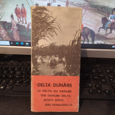 Delta Dunării, hartă color și text în 5 limbi, 4 planuri de orașe circa 1985 109