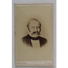 FOTOGRAFIE C.D.V. , STUDIO H. und T. KIEPERT , MITAU , BARBAT CU MUSTATA , SFARSITUL SEC. XIX