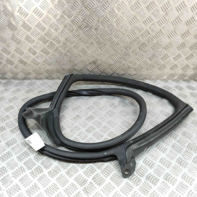 Garnitura ușă dreapta spate AUDI E-TRON GT 2022 OEM: 4J3833722C foto