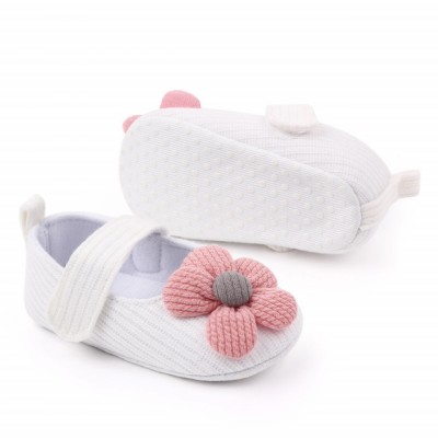 Pantofiori albi cu floricica roz (Marime Disponibila: 6-9 luni (Marimea 19 foto