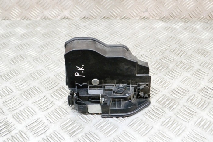 &Icirc;ncuietoare ușă st&acirc;nga față BMW 4 Coupe F32, F82 2014 OEM: 7202145 14520205