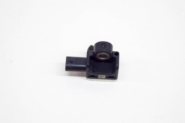 Senzor de impact dreapta față MASERATI QUATTROPORTE VI 2014 OEM: 56054085AA,A1668210151 13696000
