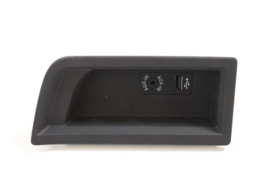 Port USB/AUX-In BMW 2 Coupe F22, F87 2017 OEM: 9207358 2811168 foto