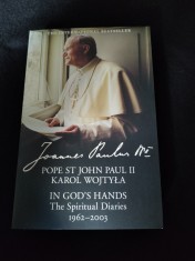 Carte in limba engleza In God&#039;s hands