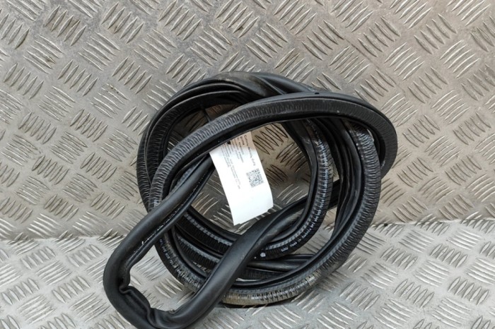 Garnitura ușă dreapta spate AUDI A3 Limousine 8YS 2022 OEM: 8Y5833721B | 24600231