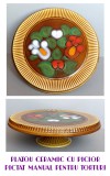 Platou cu picior din ceramica pictata manual pentru tort, produs vintage Herbolzheim in Germania (stanta originala), diametru 34 cm