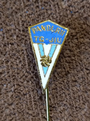 Insigna fotbal - &amp;quot;PANDURII&amp;quot; TARGU-JIU foto