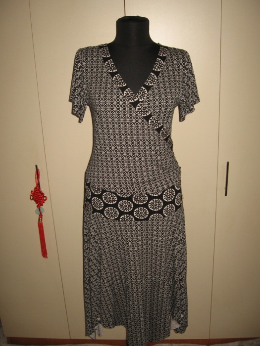 Rochie frumoasa E-vie, asimetrica Mar M/L