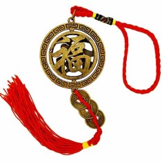 Amuleta anti accidente feng shui, cu monede norocoase, auriu sirag rosu