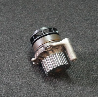 Pompa de apa AUDI A4 Allroad 8KH, B8 2011 OEM: 03L121031A03L121019 1995321 foto