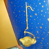 F438-OPAIT-Aromar-Tamaietor mic bronz masiv aurit stare foarte buna. Lungime cu agatatoare 23,5 cm, aromar: 10/10/6 cm.