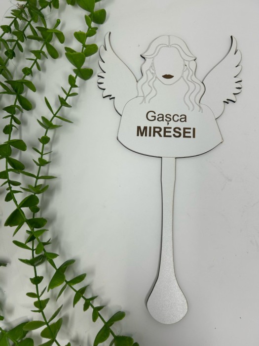 Props in forma de mireasa,din MDF