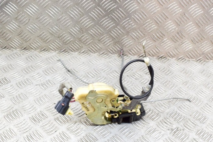 &Icirc;ncuietoare ușă dreapta față KIA SORENTO I JC 2003 14802745