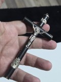 Mic crucifix vintage din lemn si metal