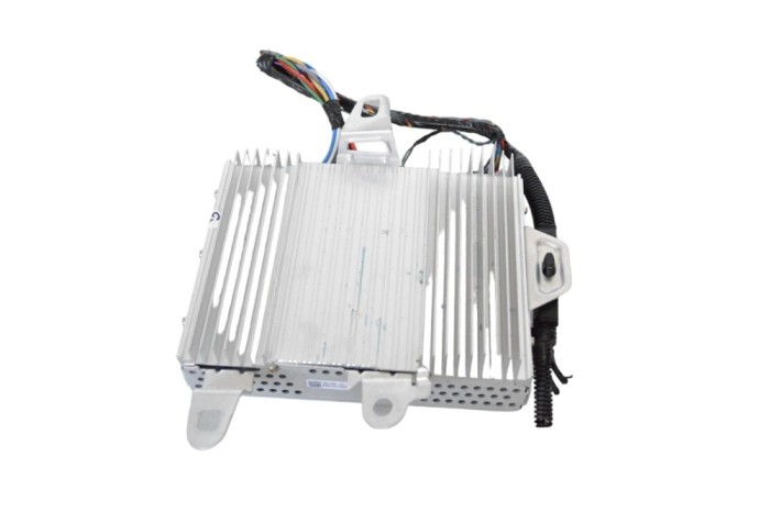 Amplificator de sunet TESLA MODEL Y 2022 OEM: 1507152-01-B 24587579