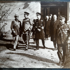 Foto de ep.-Carol II si Mihai I-Demnitari,uniforme,decoratii-23,5cm-18cm-origin.
