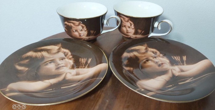 Pereche de cesti cafea / ceai , portelan fin , decor ingeri