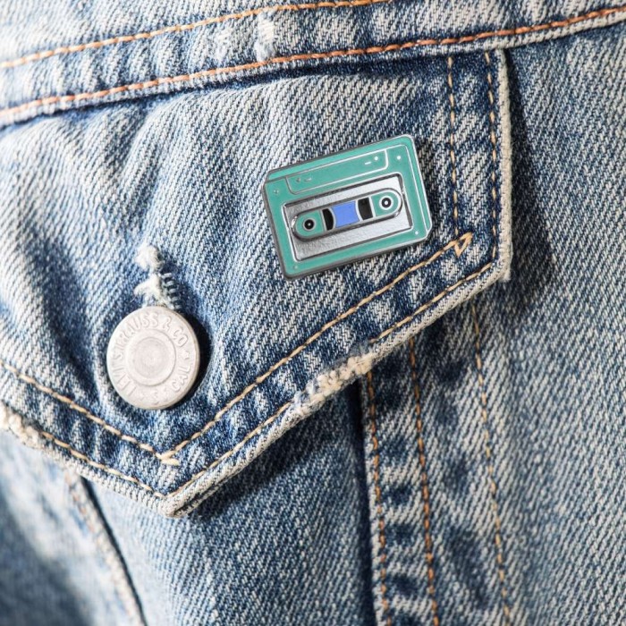 Insigna - Tape That Pin | Donkey