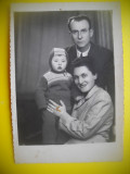 HOPCT 386 H FAMILIE IN ANUL 1954 FOTO SELECT - ROMANIA-FOTOGRAFIE VECHE TIP CP, Romania de la 1950, Sepia, Portrete