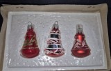 Set de 3 globuri vechi din sticla (clopotei) pentru bradul de Craciun