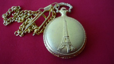 CEAS DE BUZUNAR QUARTZ NEFOLOSIT foto