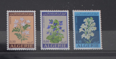 TS24/01 Timbre Algeria Nestampilat Flora foto