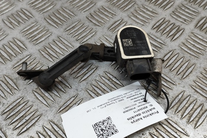 Senzor de nivel &icirc;nălțime st&acirc;nga față BMW 5 Touring F11 2016 OEM: 6870000 26264711