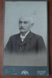 Fotografie pe carton, barbat cu parul alb si mustata, inceput de secol XX