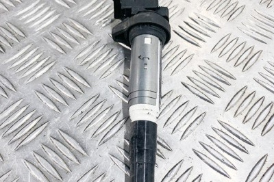 Bobina de inducție de &amp;icirc;naltă tensiune BMW 5 F10 2011 OEM: GN10571,KX46A 11206842 foto