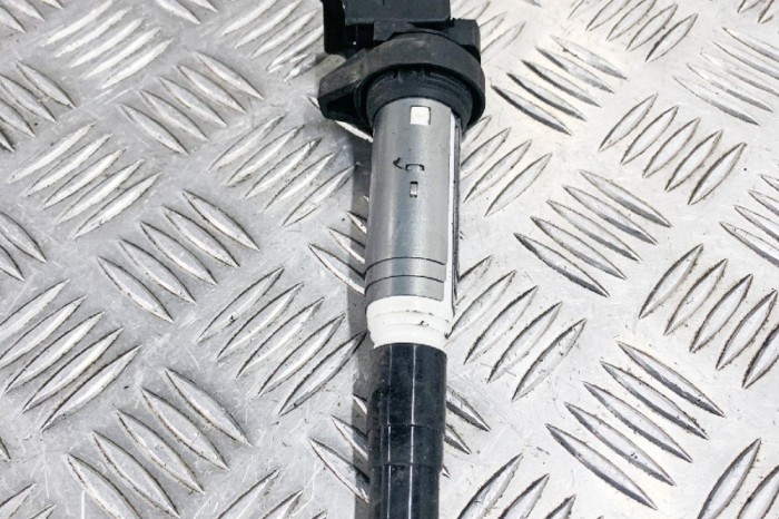 Bobina de inducție de &icirc;naltă tensiune BMW 5 F10 2011 OEM: GN10571,KX46A 11206842