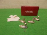 Set de 4 SUPORTURI ARGINTATE pentru etichete / carduri de masa , in forma de ratuste MAYFAIR , Made in England