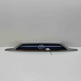 Ornament lampa număr de &icirc;nmatriculare TOYOTA RAV 4 V XA50 2020 OEM: 76801-42240,76801-42260,76811-42390,76811-42410 26914600