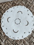 Mileu alb, broderie model floral