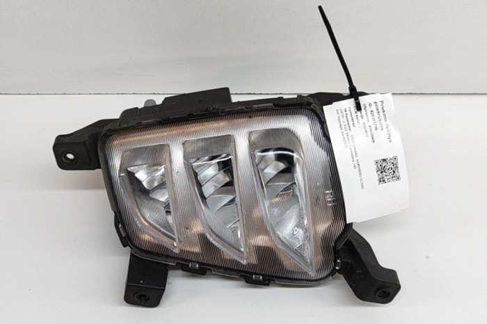 SSANGYONG KORANDO C300 2022 OEM: 83202-35810 SKU: 26363730
