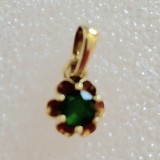 Pandantiv aur galben 14 k cu turmalin verde, vintage, mic, delicat, model floral