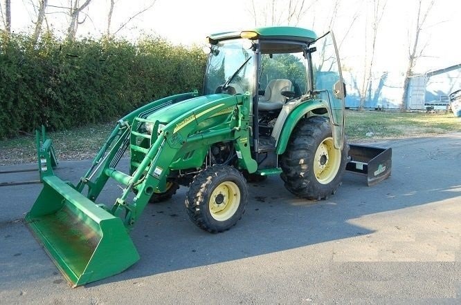 Tractor John-Deere 4320