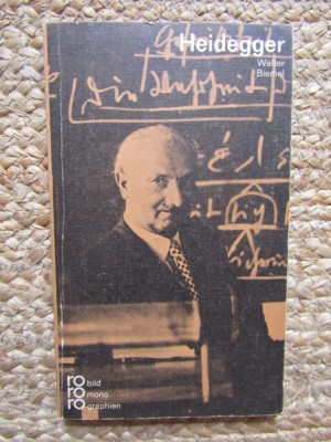 HEIDEGGER , IN SELBSTZEUGNISSEN UND BILDDOKUMENTEN von WALTER BIEMEL , 1973 CU DEDICATIE SI AUTOGRAF foto