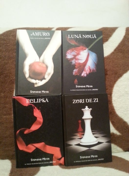 AMURG SAGA-STEPHENIE MEYER (4 VOL) EDITIE CARTONATA | Okazii.ro