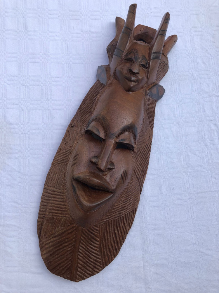 Masca de dimensiuni mari sculptata in lemn exotic arta africana (1) | Okazii .ro