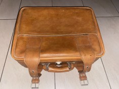 Geantă de voiaj vintage din piele naturală &ndash; ideală pentru decor sau colecție