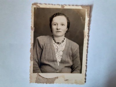 Fotografie cca 6/9 cm cu femeie 15 foto