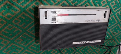 RADIO TRIXI 250 UN , TRANZISTOR GERMANIU , FUNCTIONEAZA FM SI LUNGI foto
