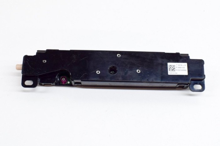 Amplificator de antena TESLA MODEL 3 2022 OEM: 1585601-00-E 20346913