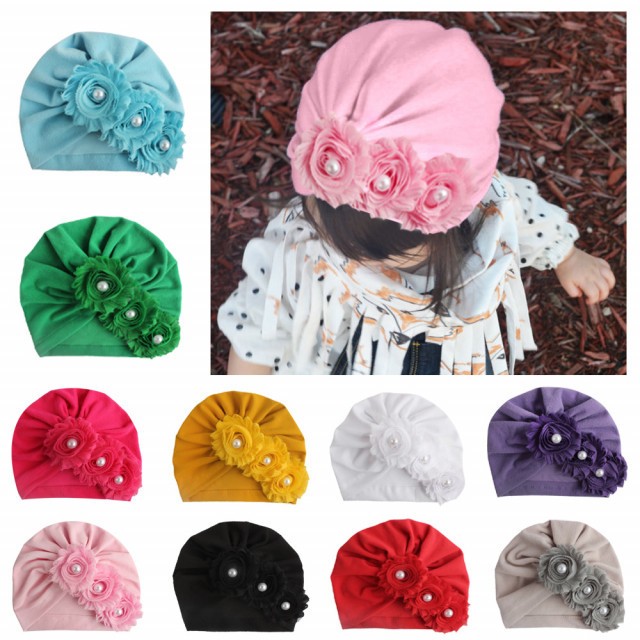 Caciulita tip turban cu floricele cu perlute (Marime Disponibila: 6-9 luni