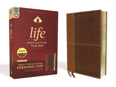 Niv, Life Application Study Bible, Third Edition, Personal Size, Leathersoft, Brown, Red Letter Edition foto