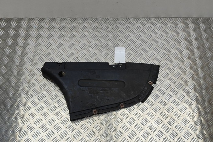 Scut motor dreapta spate BMW 4 Coupe F32, F82 2016 OEM: 7260770 22637389