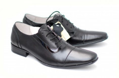 Pantofi negri eleganti barbatesti din piele naturala cu siret foto