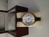Vand ceas de dama, stare foarte buna, original, superb, se ofera si o cutie cadou!! EDITIE LIMITATA!!